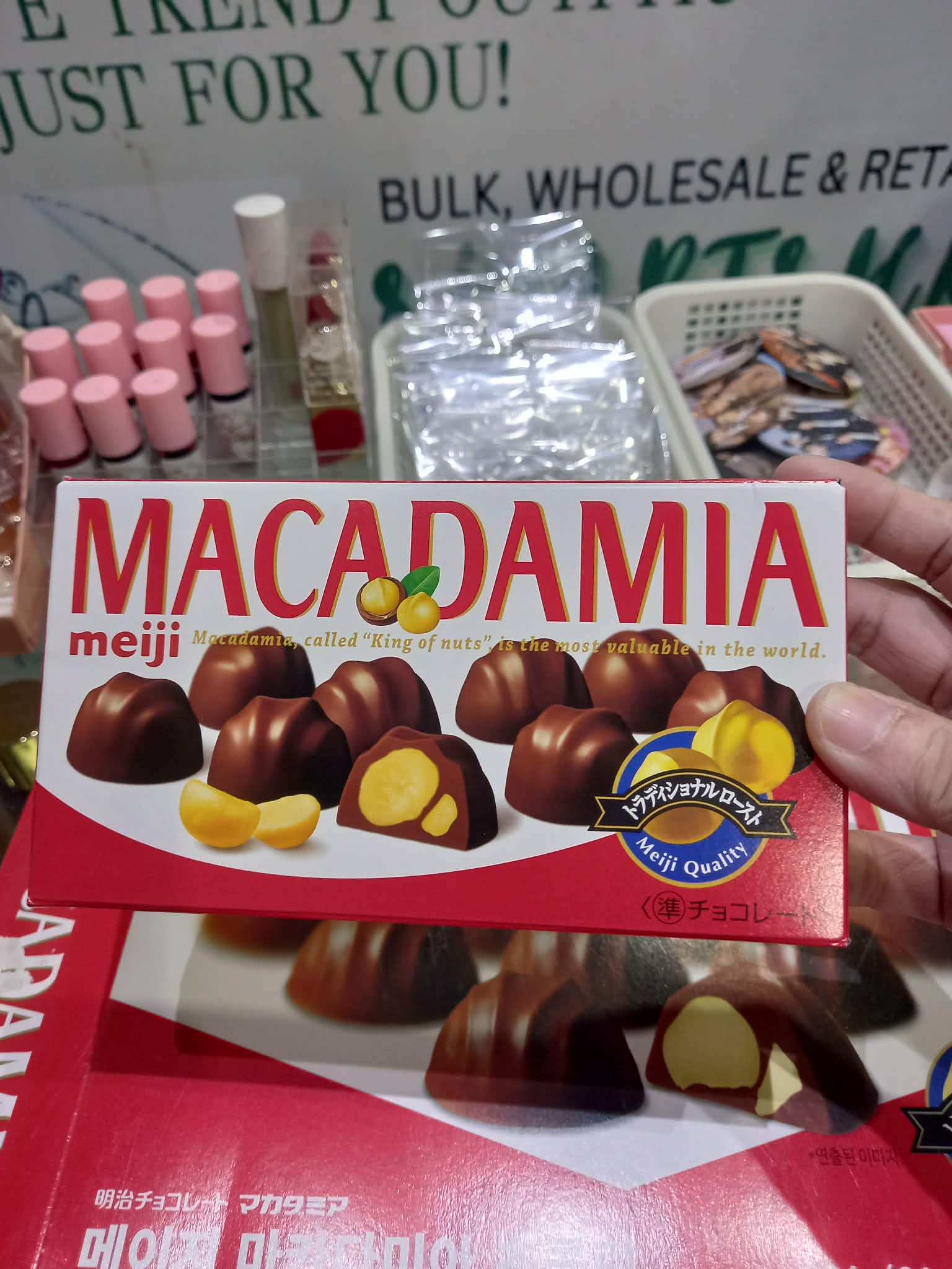 Meiji Macadamia Chocolate – Premium Roasted Japanese Nut Toffee